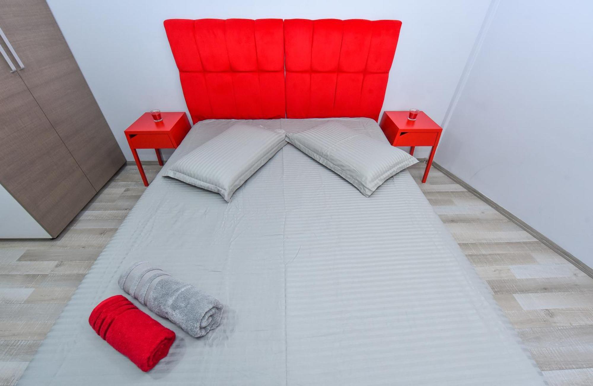 Dracula Adventure Tours Accommodation Bucarest Extérieur photo