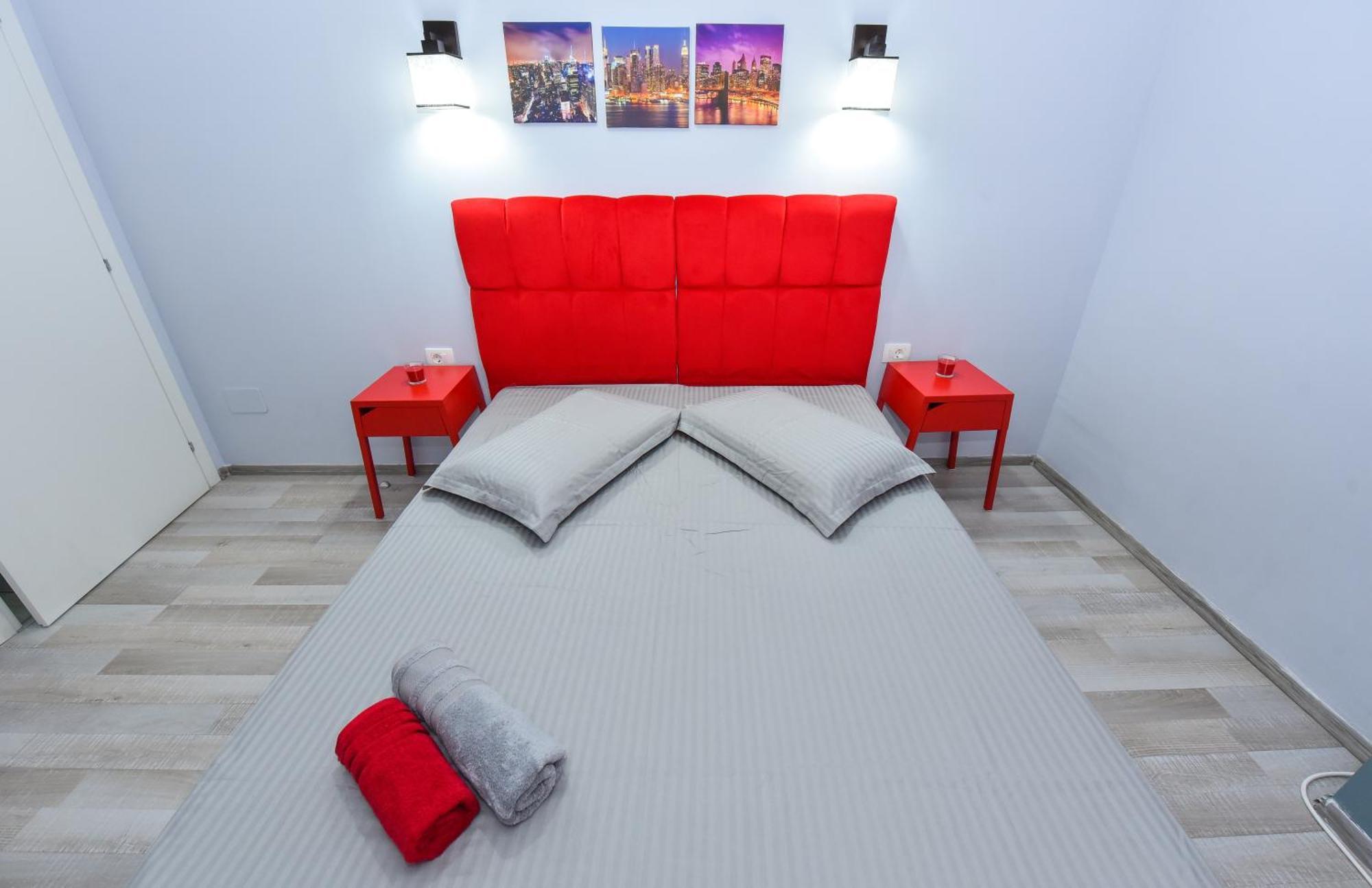 Dracula Adventure Tours Accommodation Bucarest Extérieur photo