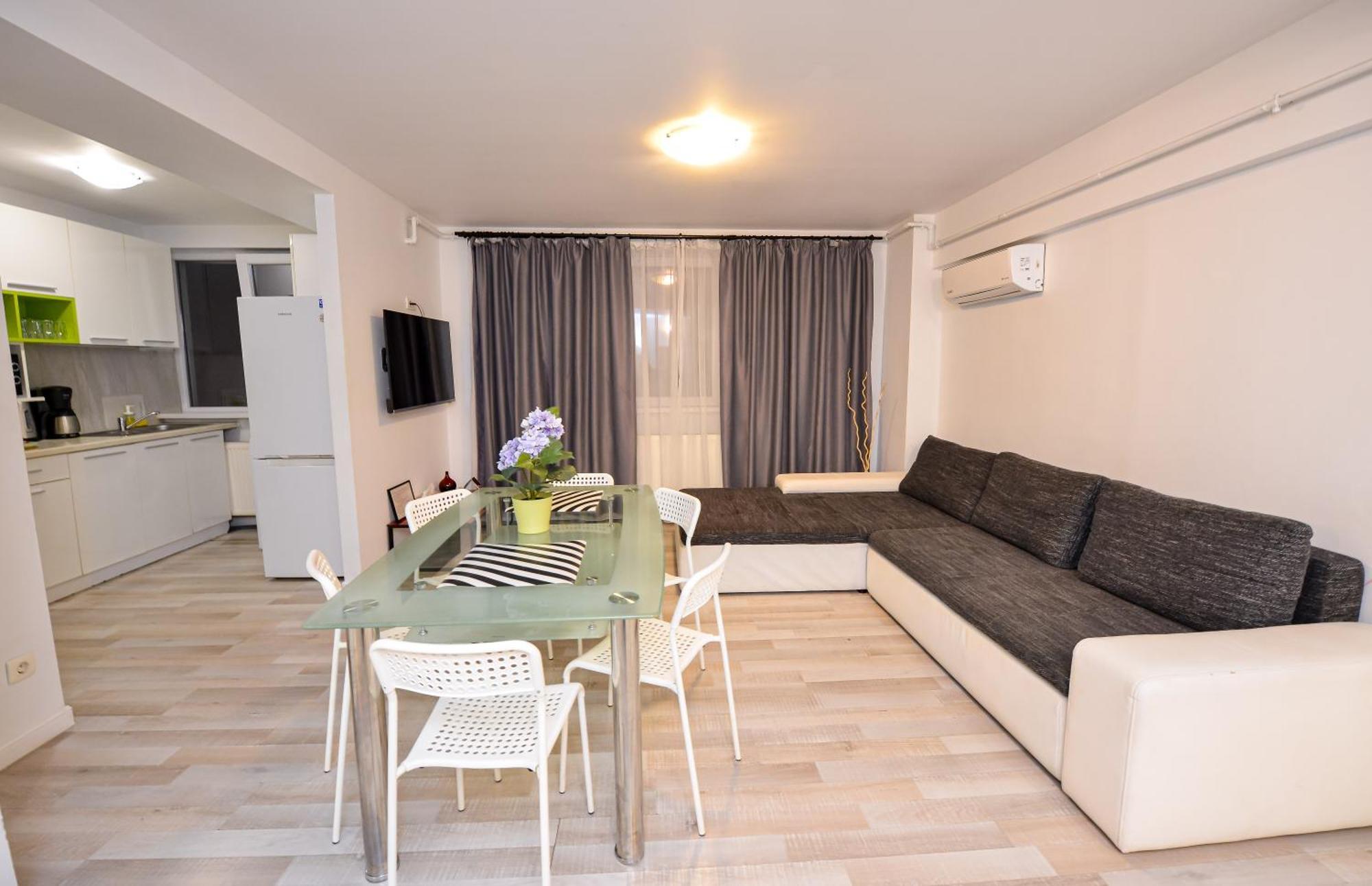Dracula Adventure Tours Accommodation Bucarest Extérieur photo