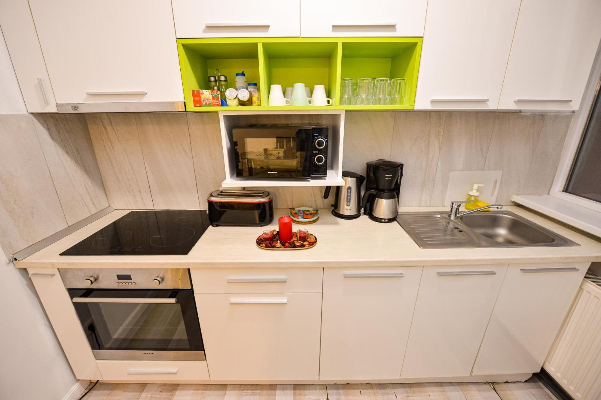 Dracula Adventure Tours Accommodation Bucarest Extérieur photo