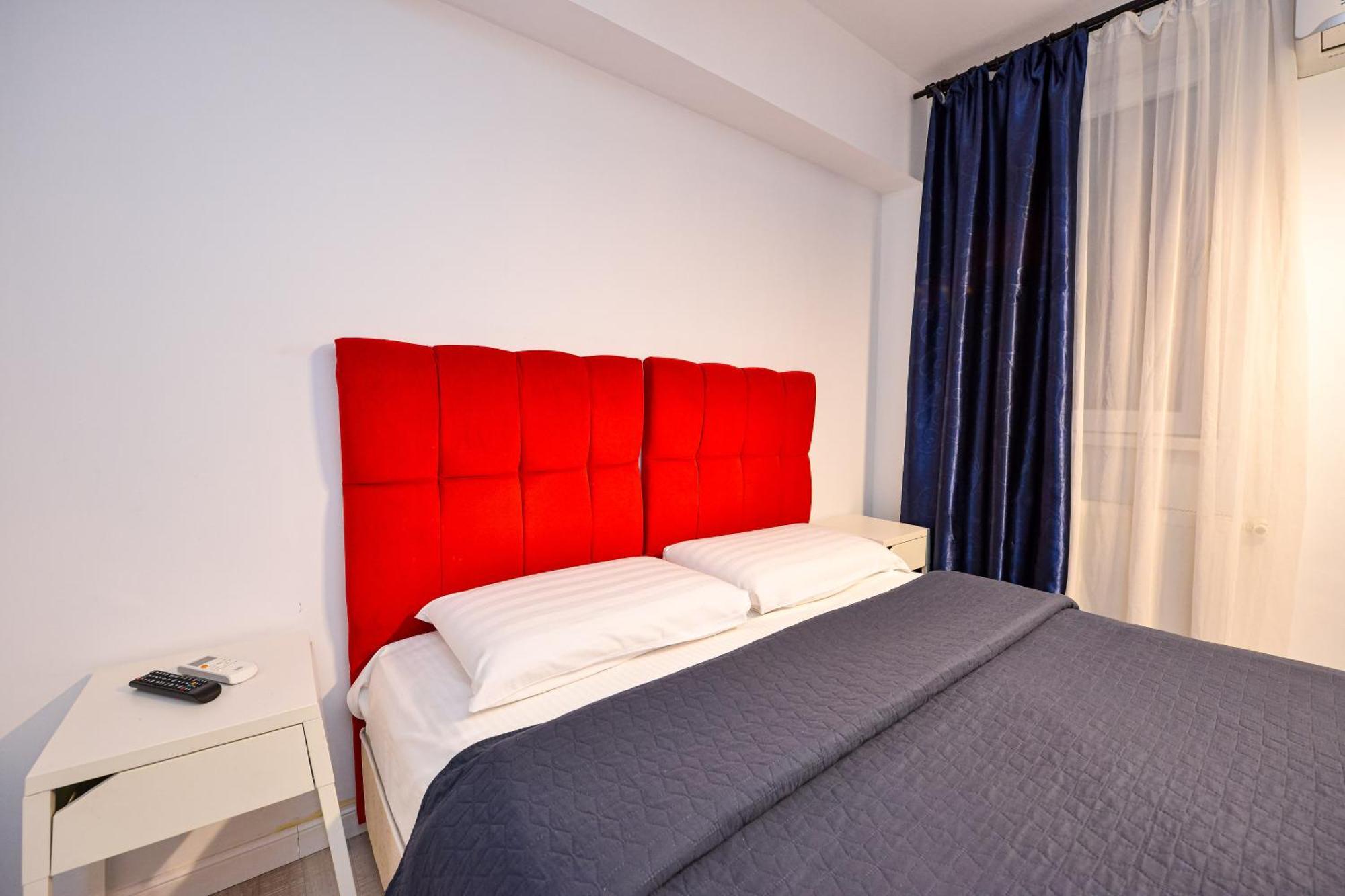 Dracula Adventure Tours Accommodation Bucarest Extérieur photo