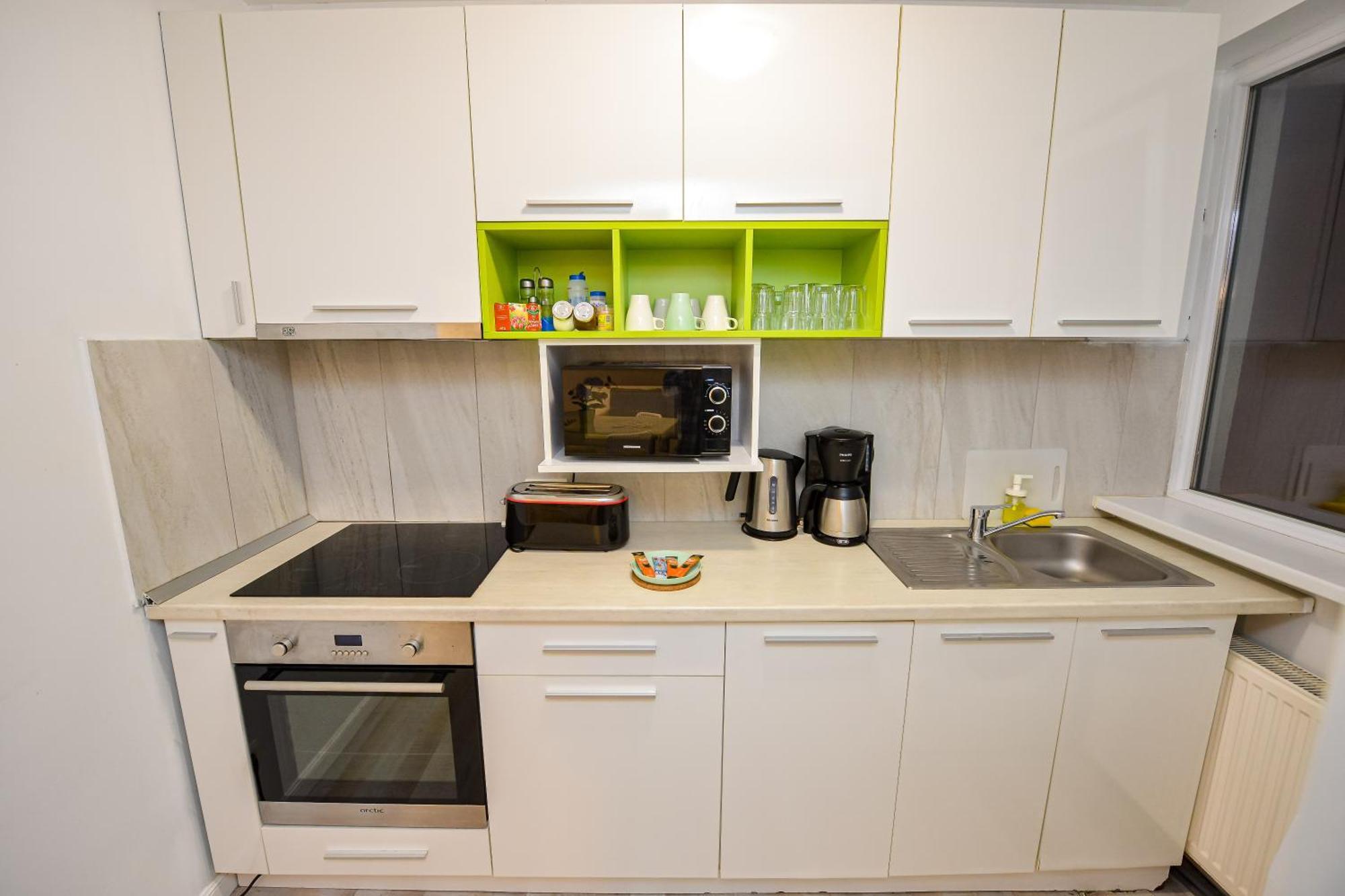 Dracula Adventure Tours Accommodation Bucarest Extérieur photo
