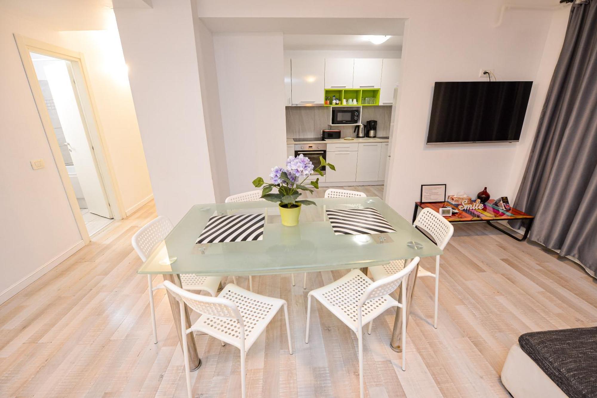 Dracula Adventure Tours Accommodation Bucarest Extérieur photo