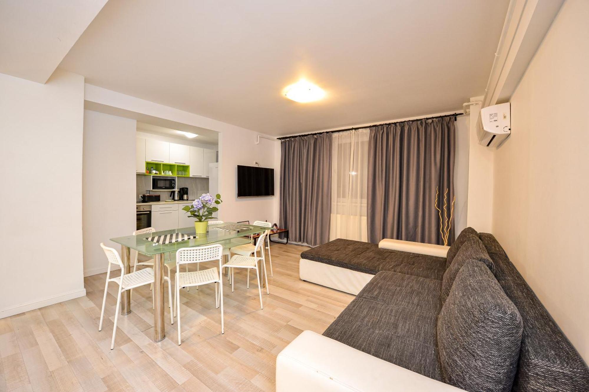 Dracula Adventure Tours Accommodation Bucarest Extérieur photo