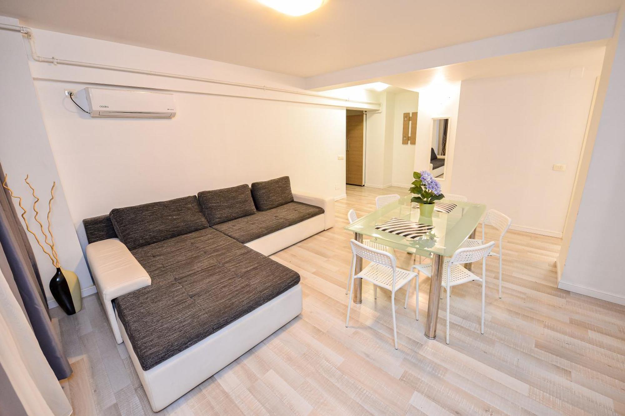 Dracula Adventure Tours Accommodation Bucarest Extérieur photo