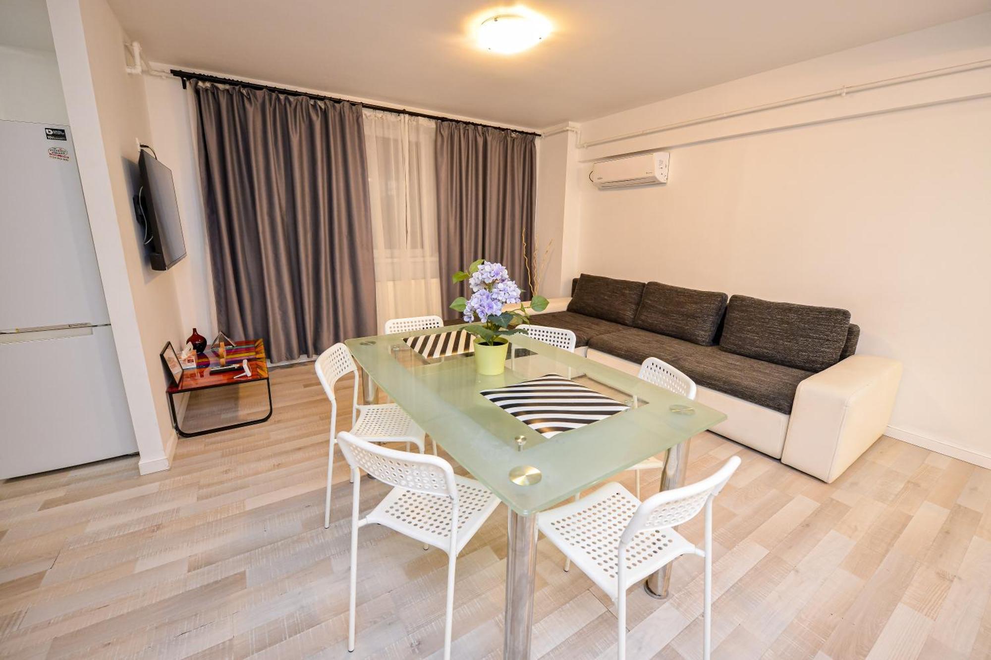 Dracula Adventure Tours Accommodation Bucarest Extérieur photo