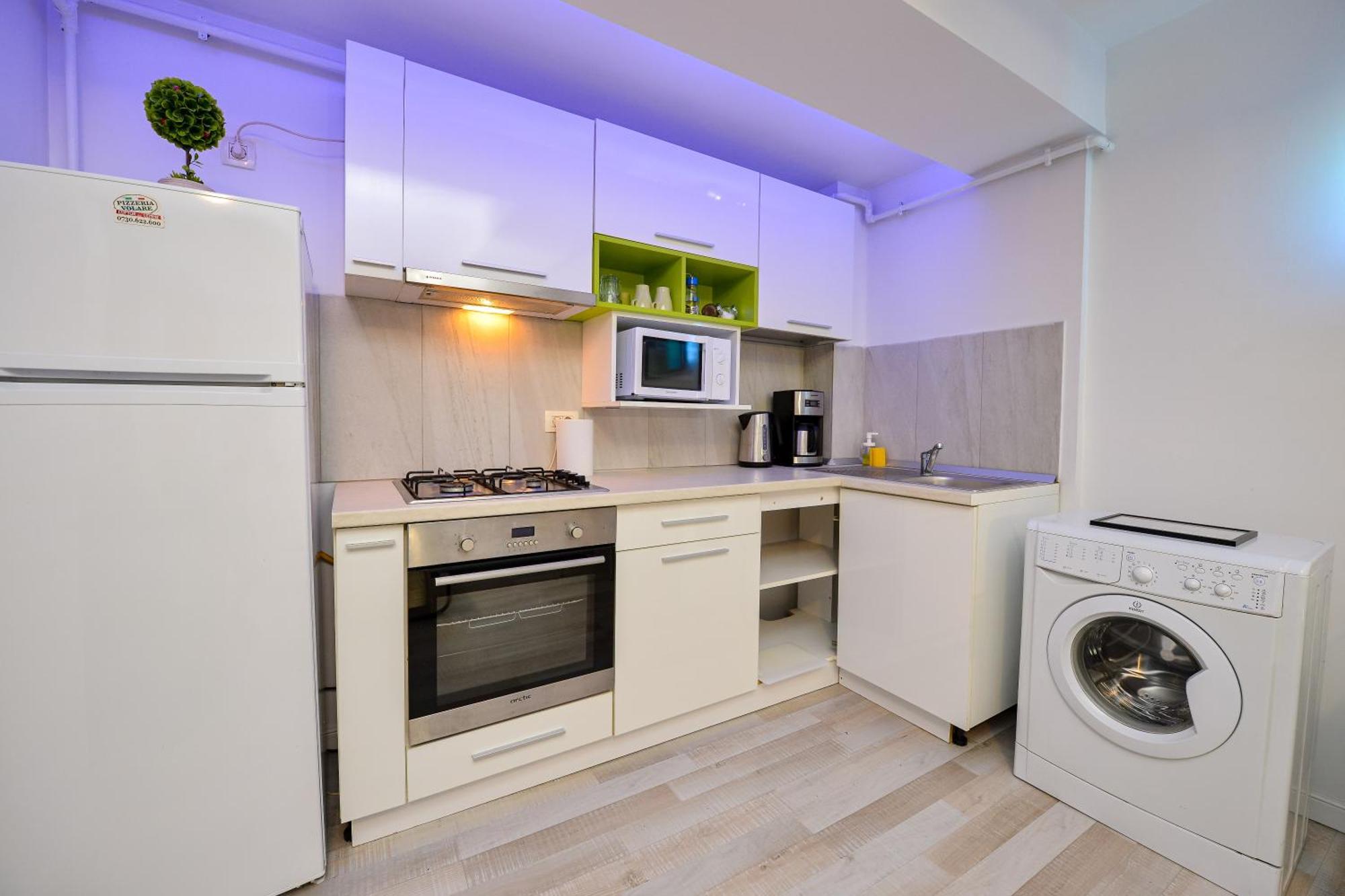 Dracula Adventure Tours Accommodation Bucarest Extérieur photo
