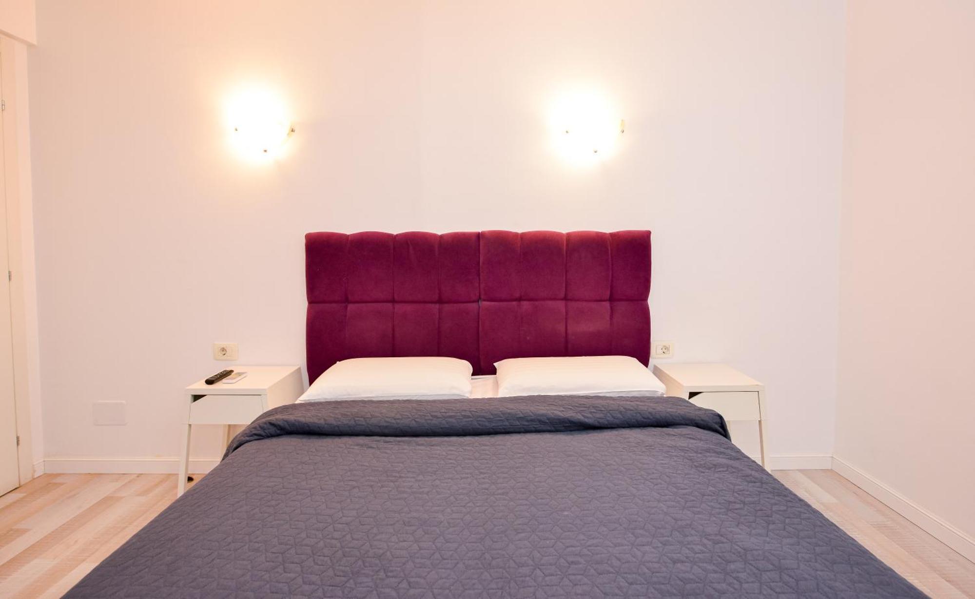 Dracula Adventure Tours Accommodation Bucarest Extérieur photo