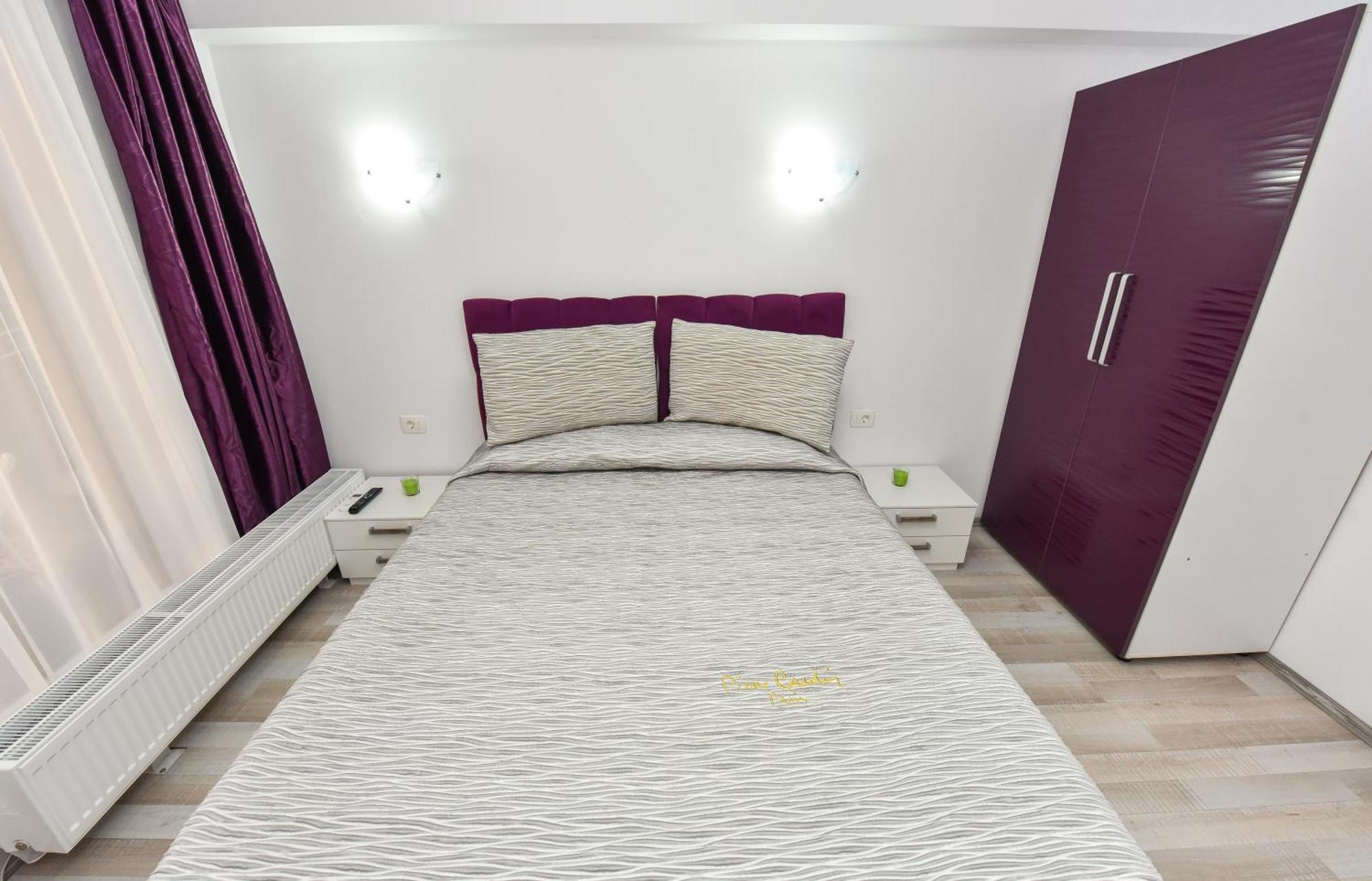 Dracula Adventure Tours Accommodation Bucarest Extérieur photo