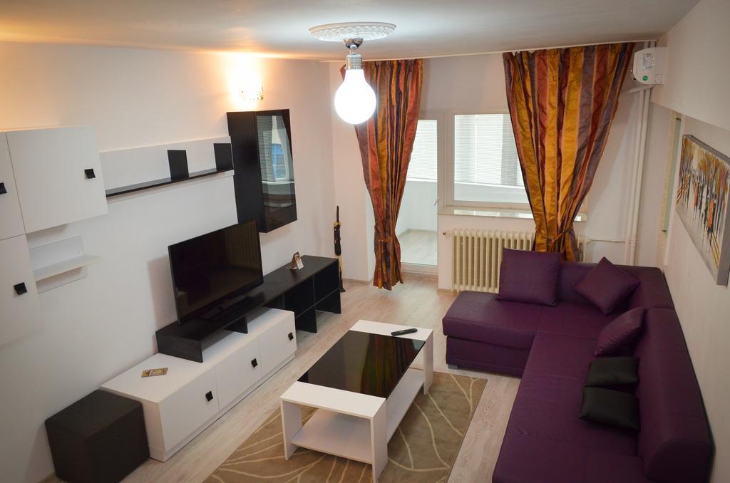 Dracula Adventure Tours Accommodation Bucarest Extérieur photo