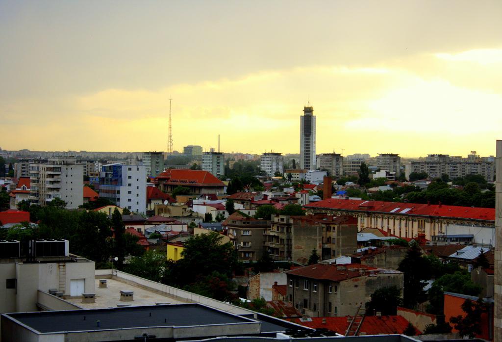 Dracula Adventure Tours Accommodation Bucarest Extérieur photo