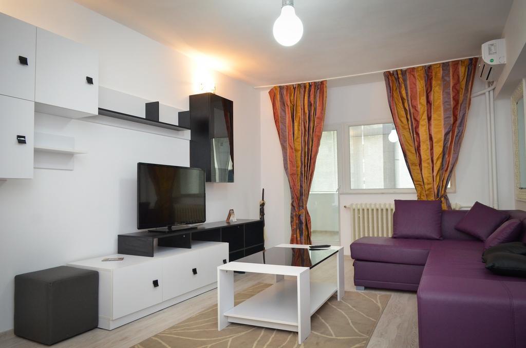 Dracula Adventure Tours Accommodation Bucarest Extérieur photo